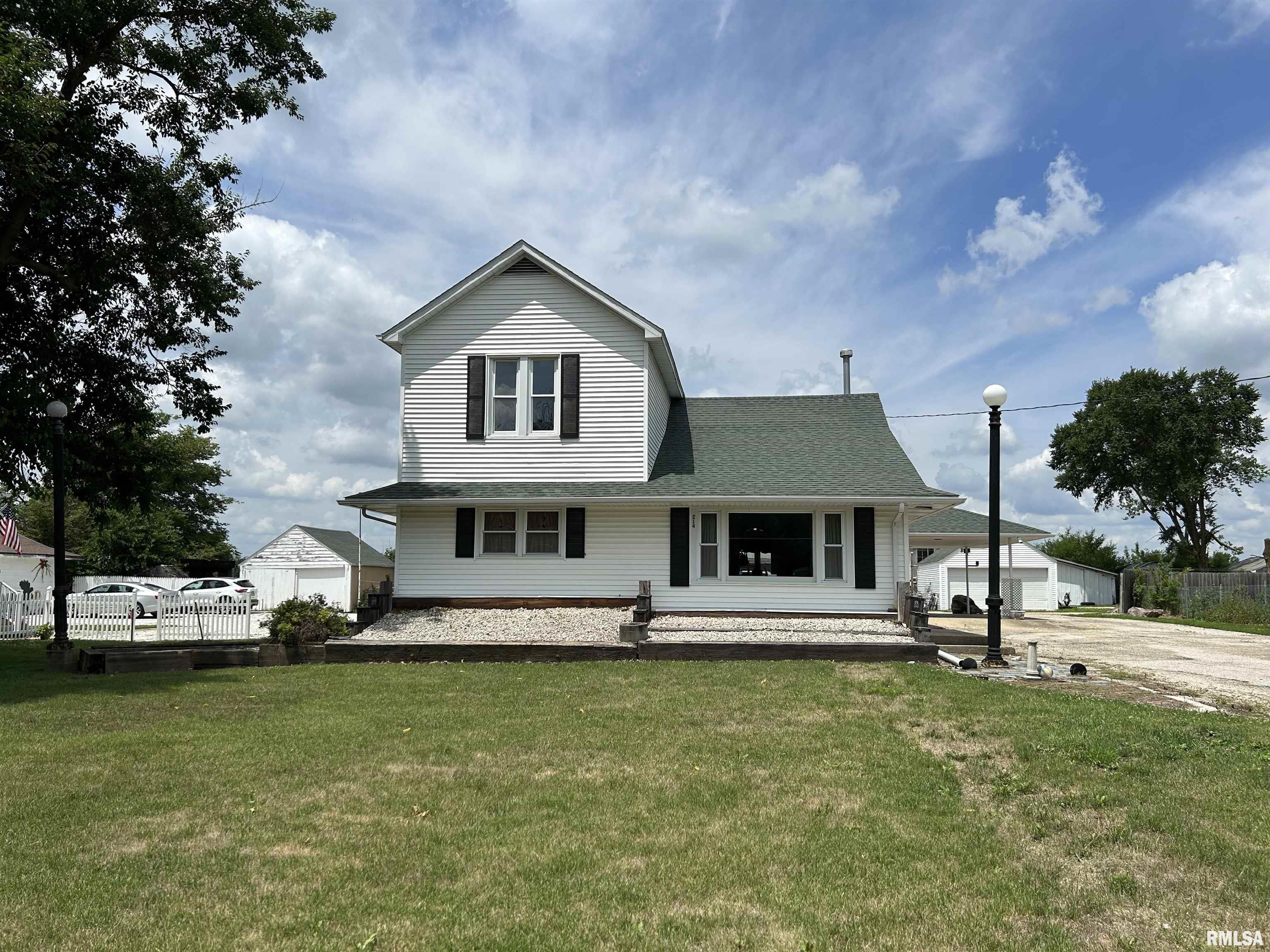 214 West State Place Washburn, IL 61570 - Photo 1 of 54