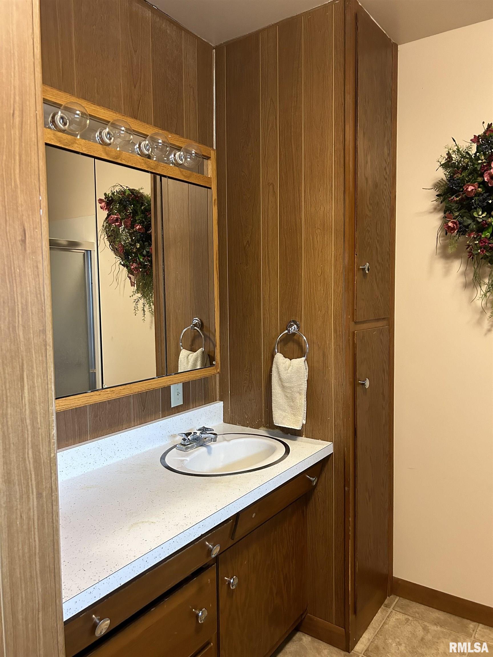 214 West State Place Washburn, IL 61570 - Photo 19 of 54