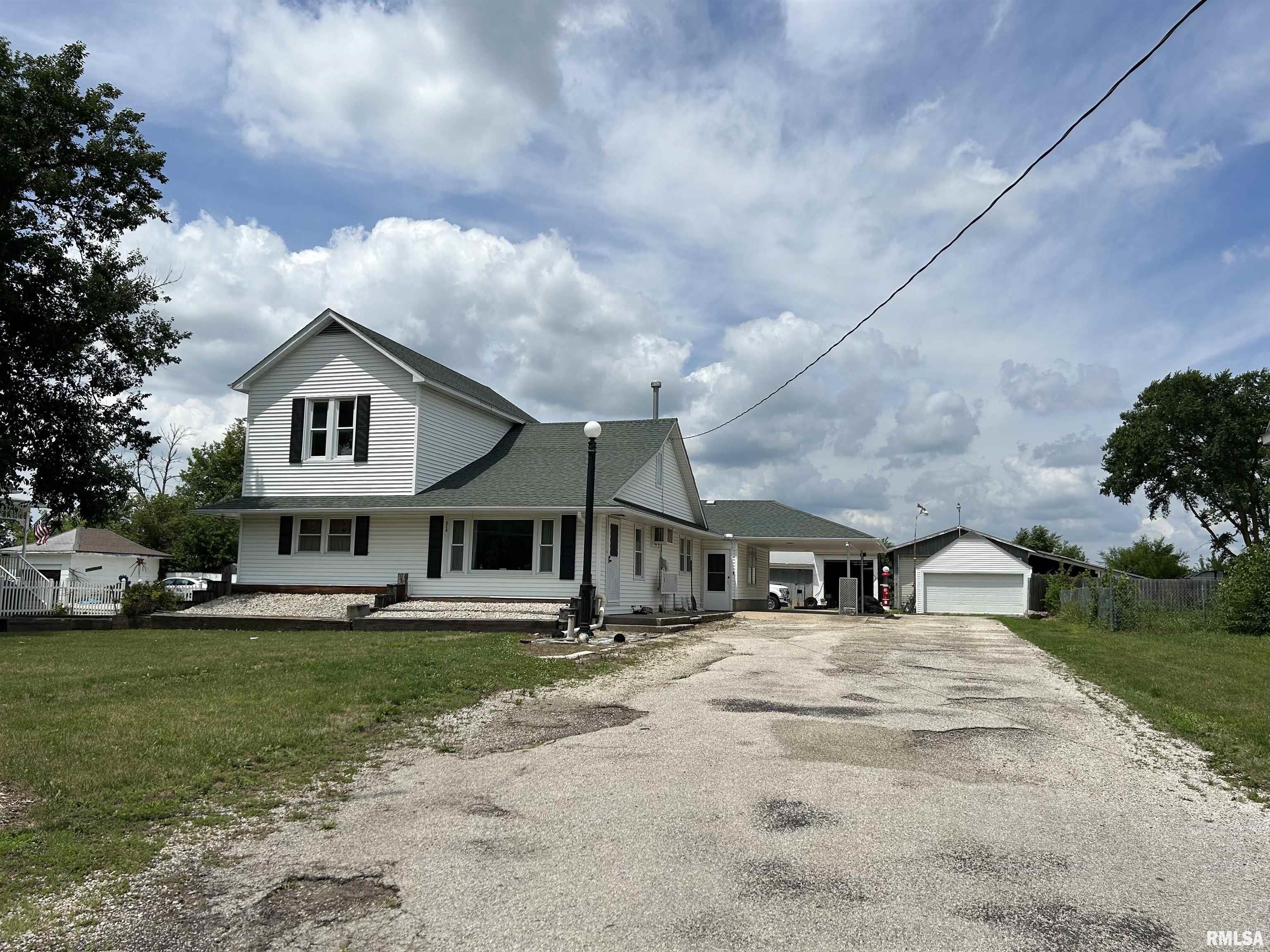 214 West State Place Washburn, IL 61570 - Photo 2 of 54