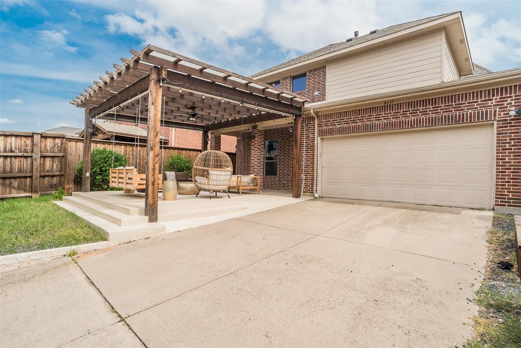 8631 Lohr Valley Road Irving, TX 75063 - Photo 29 of 32