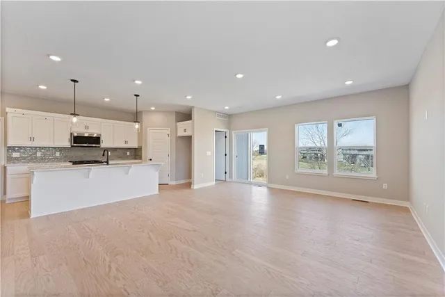 $326,950 | 1212 Southeast Windbreak Drive, Lee's Summit, MO 64081