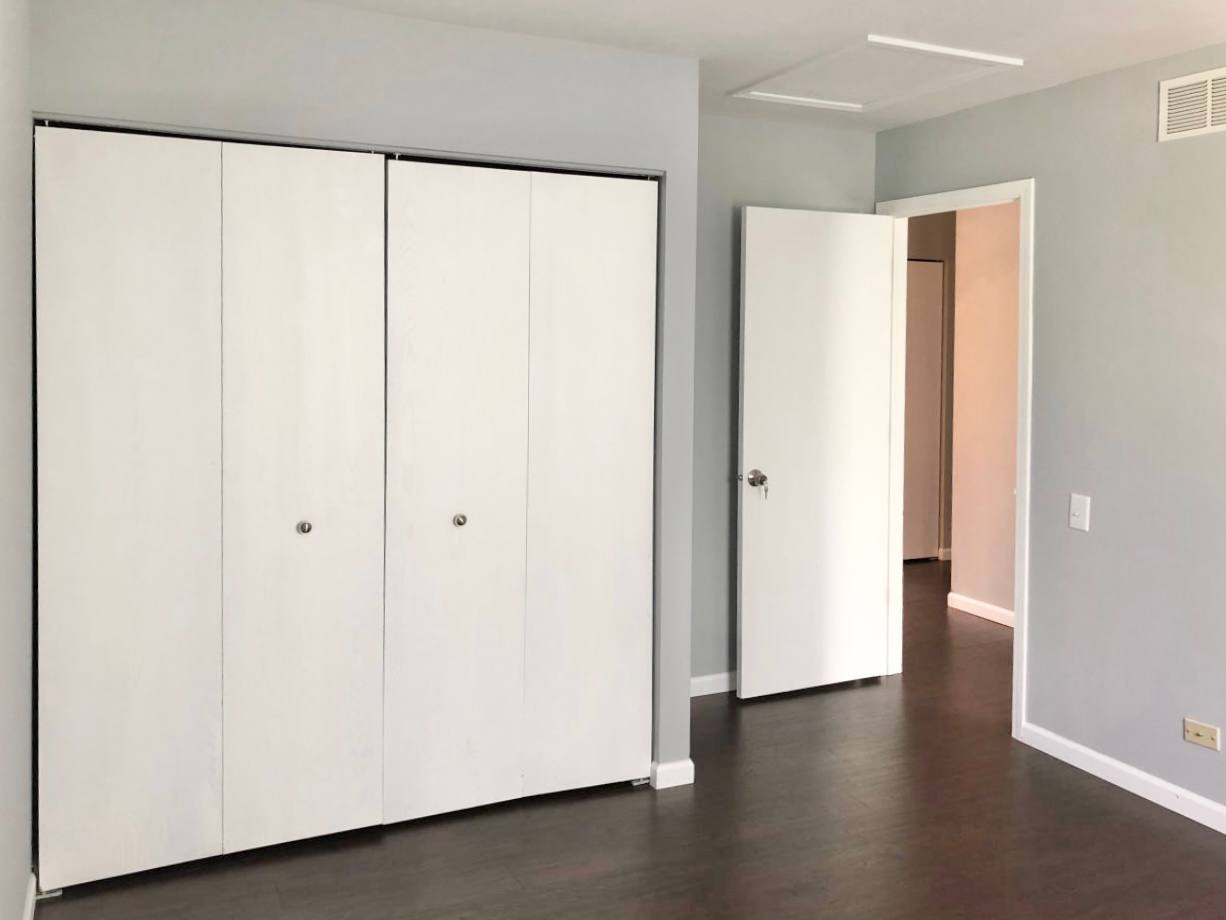278 Half Moon Circle Aurora, IL 60504 - Photo 10 of 19 a view of a closet in a room