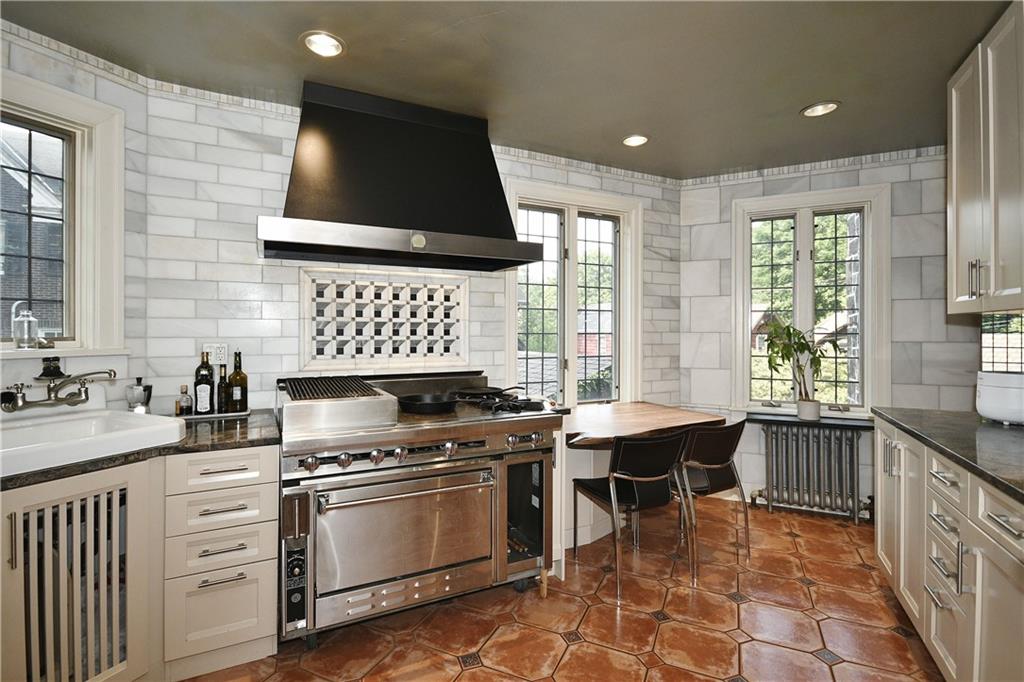 5462 Kipling Road Pittsburgh, PA 15217 - Photo 15 of 40 Gallery Image 15