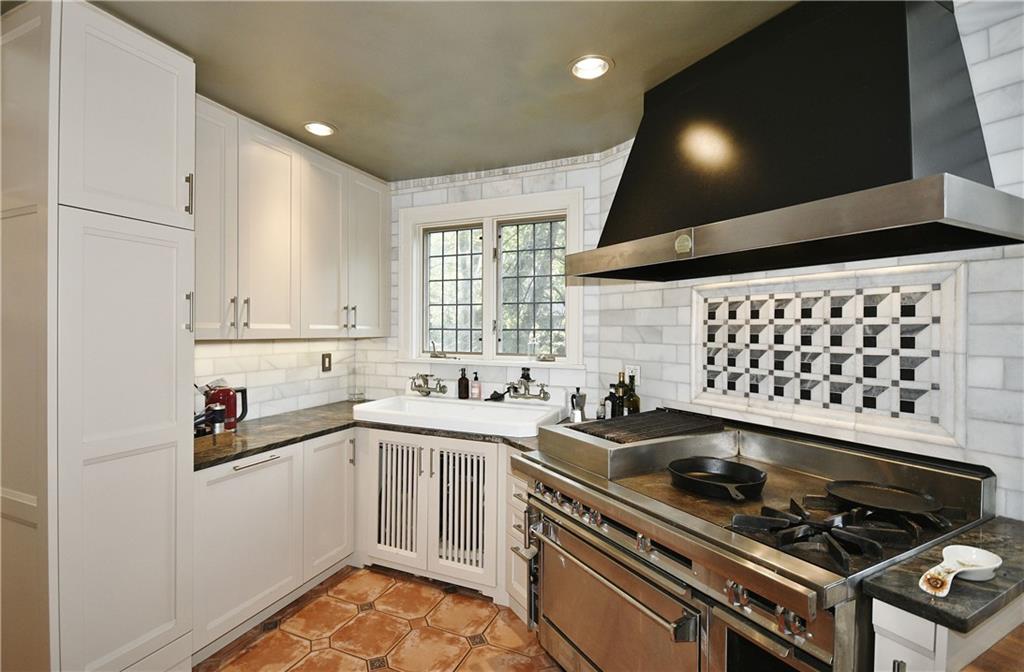 5462 Kipling Road Pittsburgh, PA 15217 - Photo 19 of 40 Gallery Image 19