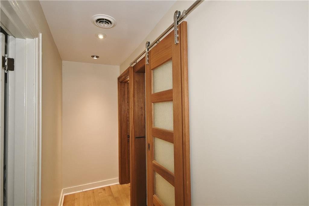 5462 Kipling Road Pittsburgh, PA 15217 - Photo 22 of 40 Gallery Image 22