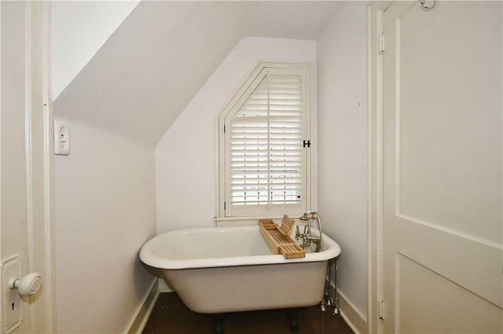 5462 Kipling Road Pittsburgh, PA 15217 - Photo 25 of 40 Gallery Image 25