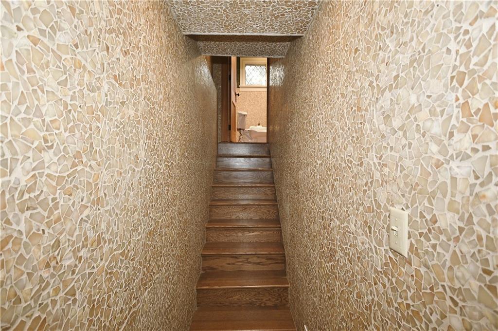 5462 Kipling Road Pittsburgh, PA 15217 - Photo 32 of 40 Gallery Image 32