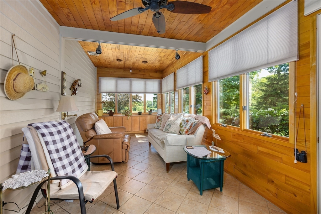 31 Fort Hill Road Oxford, MA 01540 - Photo 20 of 28