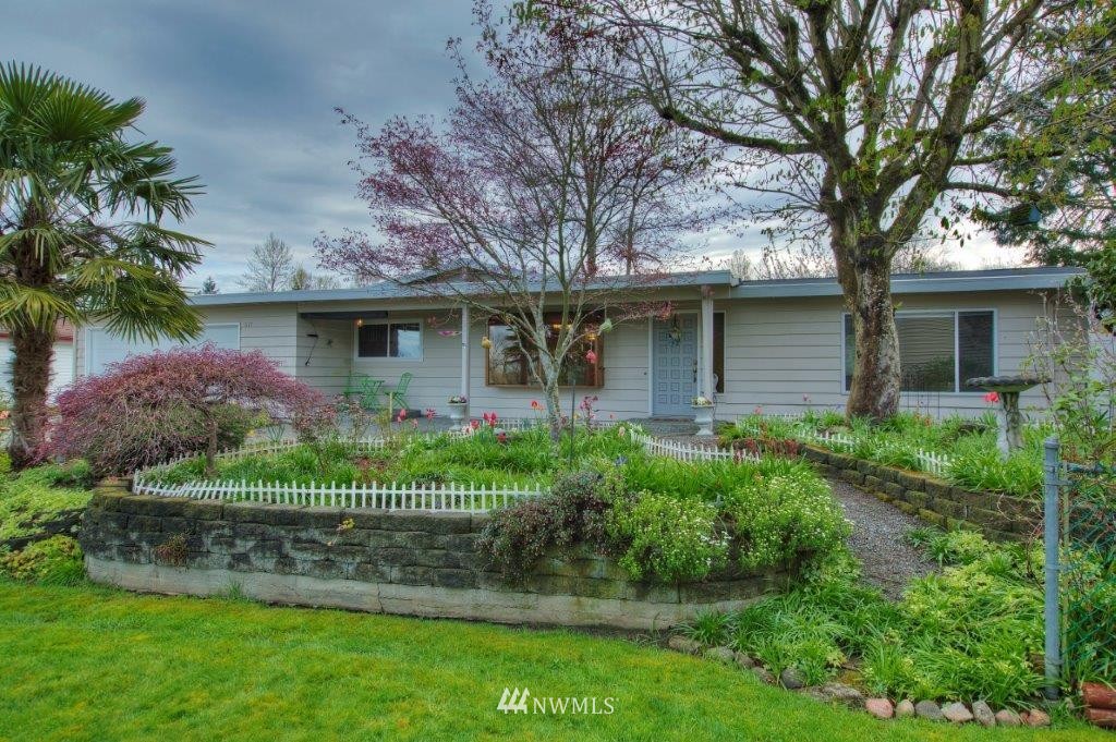 617 South 26th Court Renton, WA 98055 - Photo 1 of 16