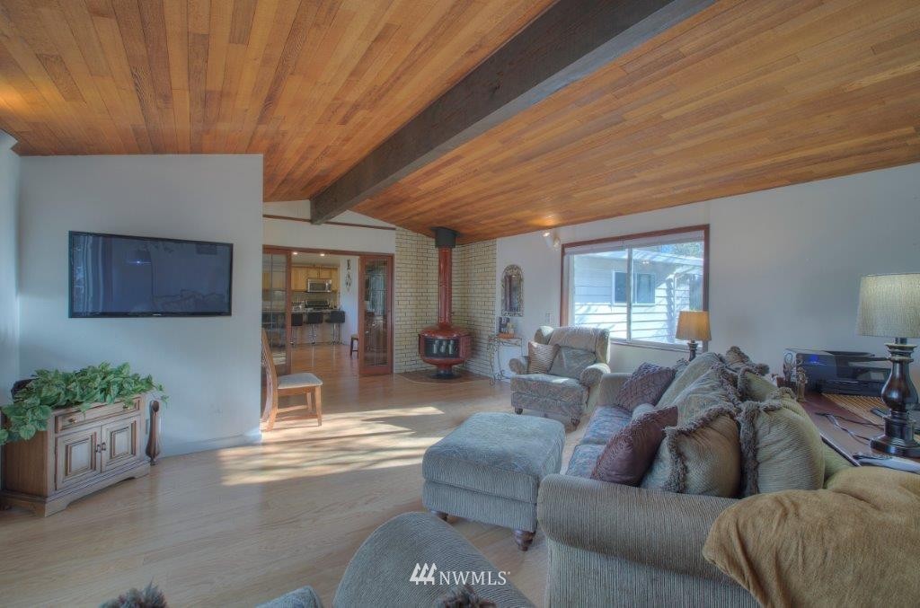 617 South 26th Court Renton, WA 98055 - Photo 4 of 16