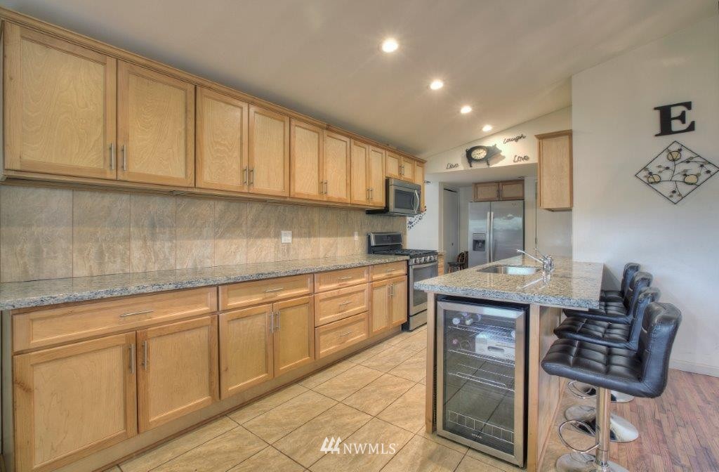 617 South 26th Court Renton, WA 98055 - Photo 8 of 16