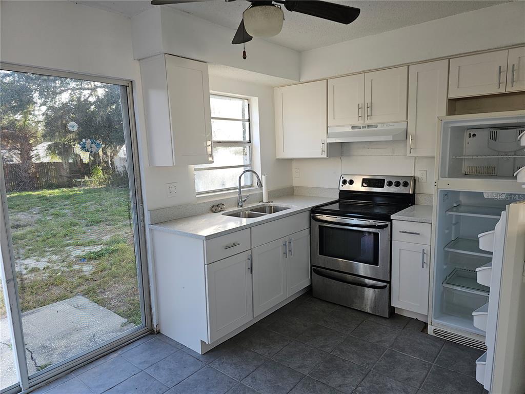 2156 19th Avenue Southwest Largo, FL 33774 - Photo 3 of 20