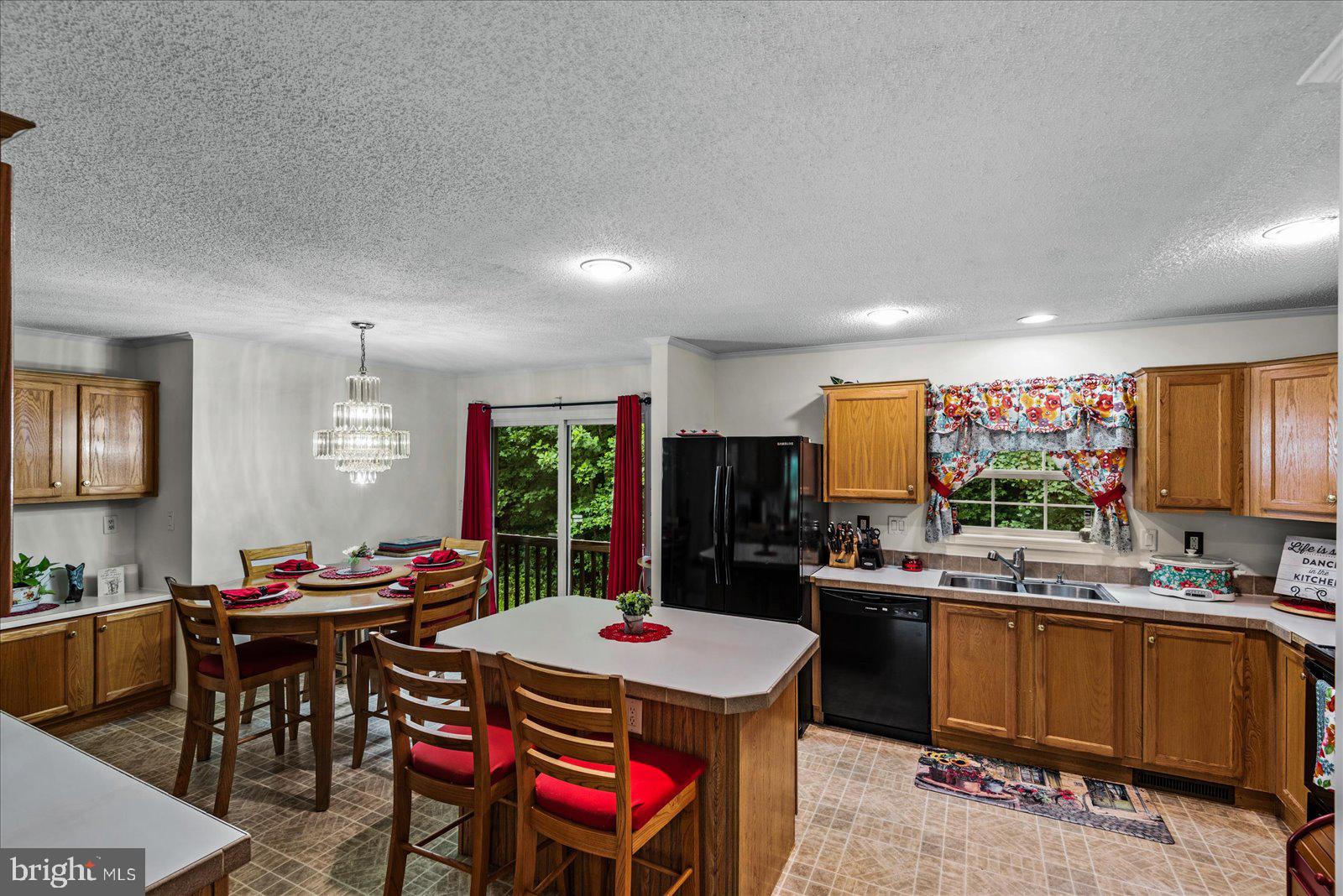 115 Anna Highview Drive Bumpass, VA 23024 - Photo 16 of 40 Eat in Kitchen!