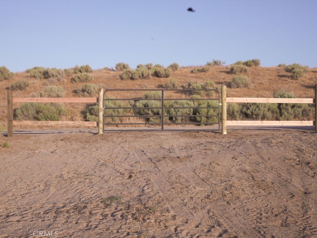 0 Munz Ranch Road Lancaster, CA 93536 - Photo 7 of 13 a view of outdoor space with city view