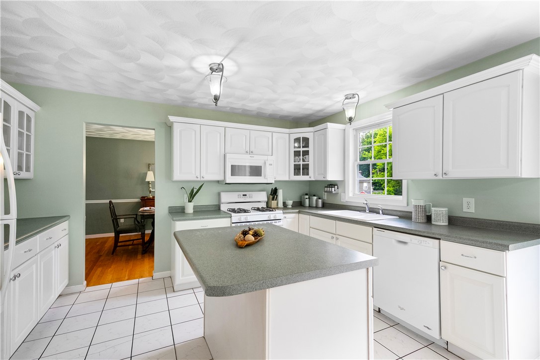 634 Prospect Street Woonsocket, RI 02895 - Photo 3 of 17