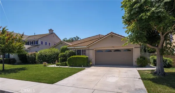 $889,000 | 13741 Hidden River, Eastvale, CA 92880