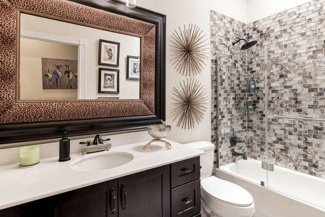 5046 Southeast Inkwood Way Hobe Sound, FL 33455 - Photo 20 of 29 Must See Property-small-024-026-Bathroom