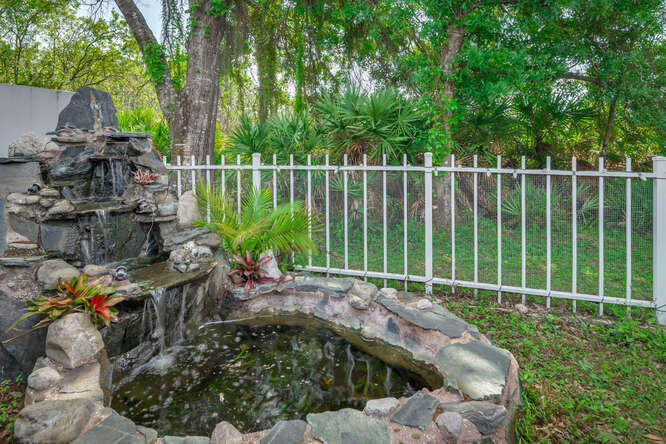 5046 Southeast Inkwood Way Hobe Sound, FL 33455 - Photo 27 of 29 Must See Property-small-033-027-Fountain
