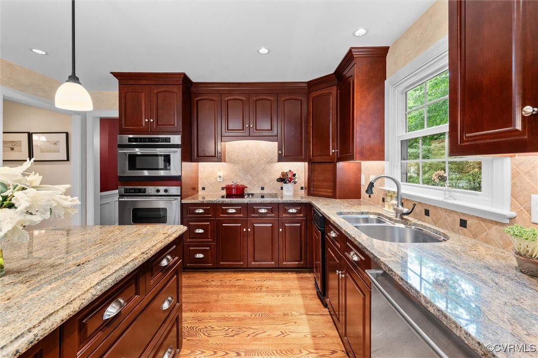 5911 Waters Edge Road Midlothian, VA 23112 - Photo 15 of 50 Kitchen with stainless steel appliances, a sink, l
