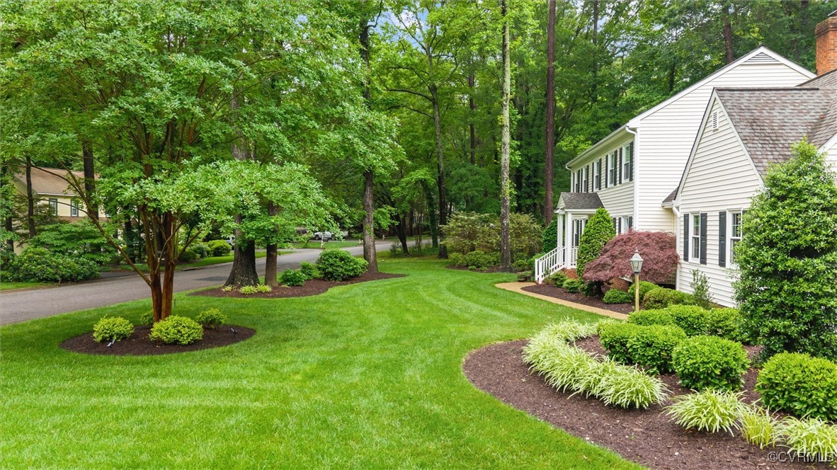 5911 Waters Edge Road Midlothian, VA 23112 - Photo 40 of 50 View of grassy yard