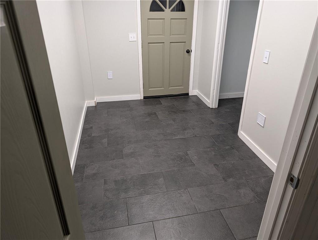 14298 Leavenworth Road Basehor, KS 66007 - Photo 12 of 48