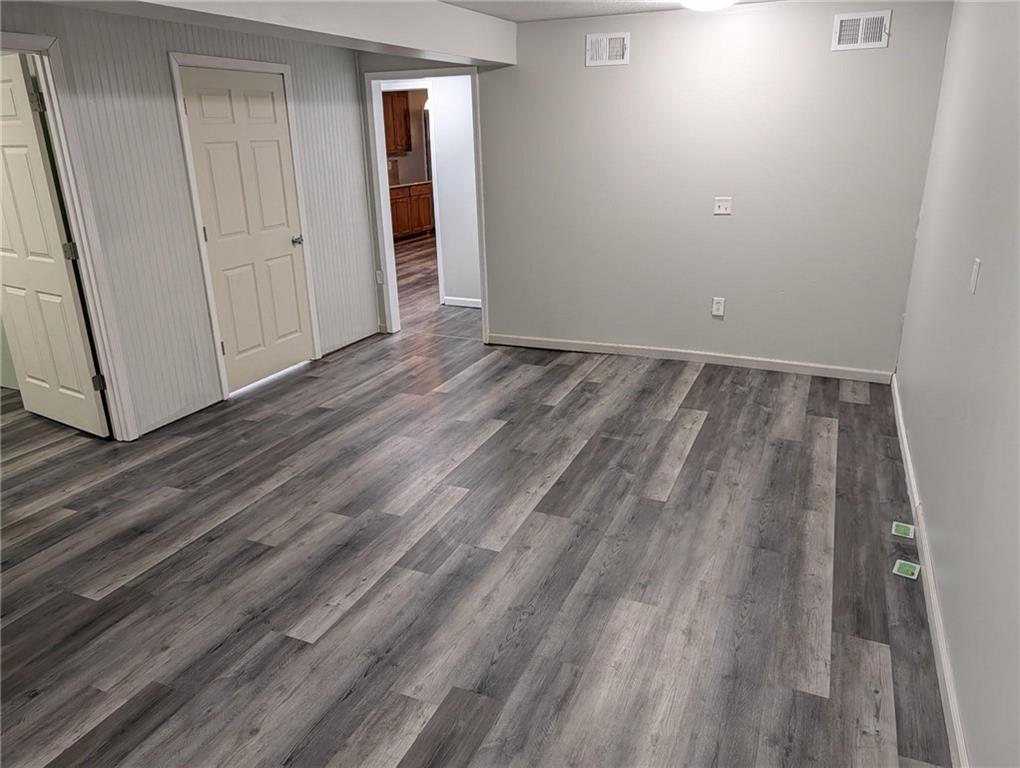 14298 Leavenworth Road Basehor, KS 66007 - Photo 16 of 50