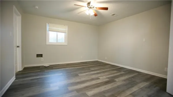 $550,000 | 14298 Leavenworth Road, Basehor, KS 66007