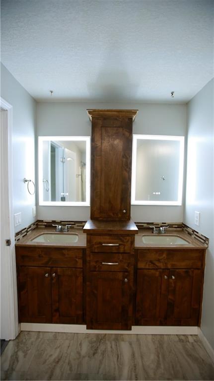 14298 Leavenworth Road Basehor, KS 66007 - Photo 27 of 50