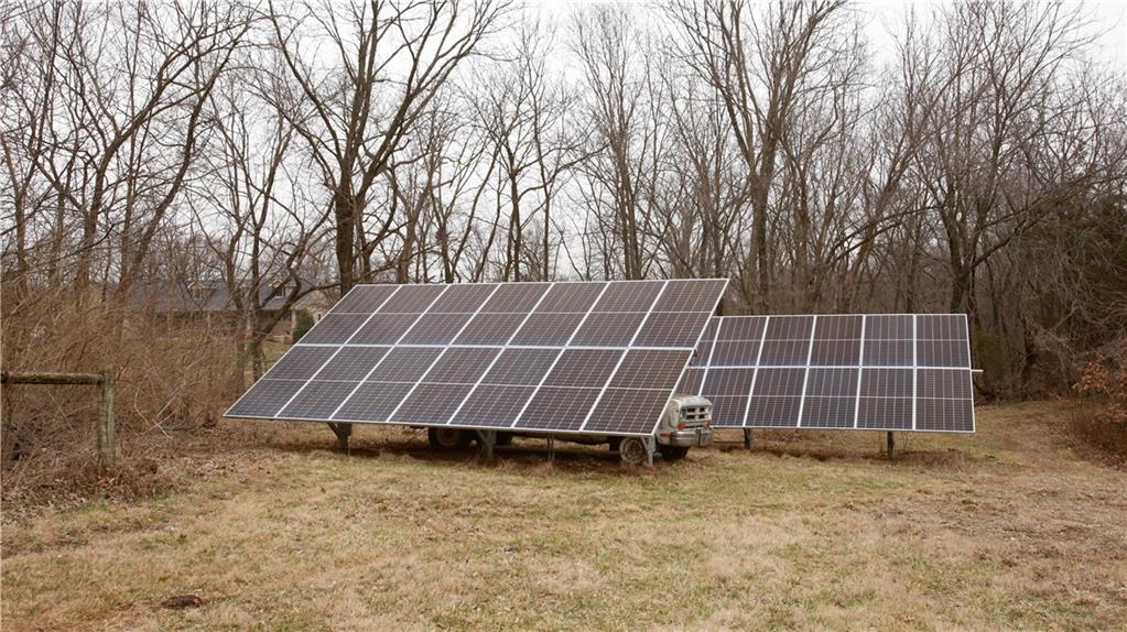 14298 Leavenworth Road Basehor, KS 66007 - Photo 40 of 48