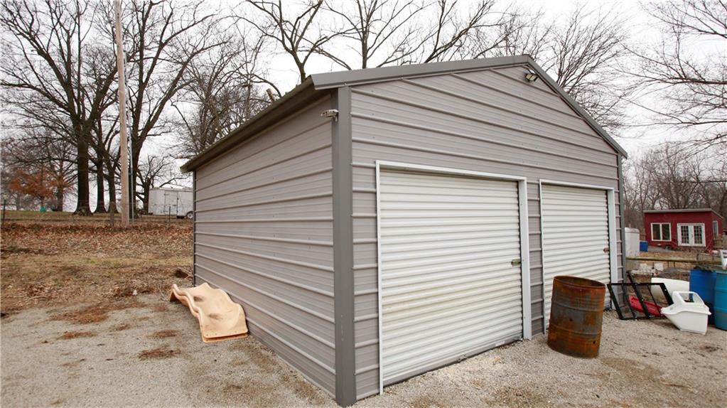 14298 Leavenworth Road Basehor, KS 66007 - Photo 40 of 50