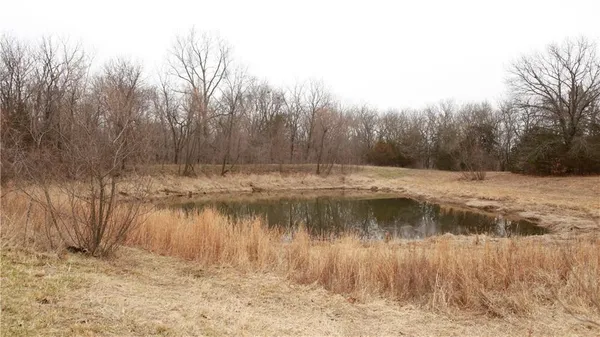 $550,000 | 14298 Leavenworth Road, Basehor, KS 66007