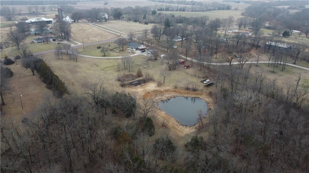 14298 Leavenworth Road Basehor, KS 66007 - Photo 43 of 48