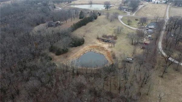 $550,000 | 14298 Leavenworth Road, Basehor, KS 66007