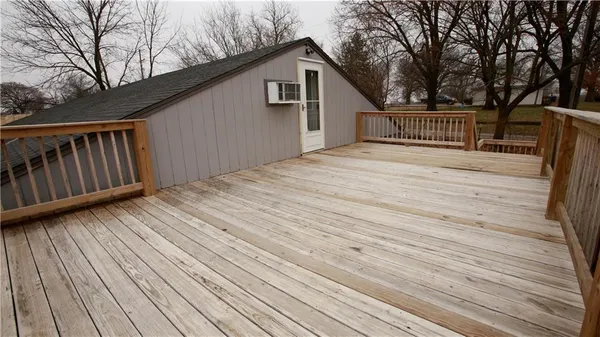 $550,000 | 14298 Leavenworth Road, Basehor, KS 66007