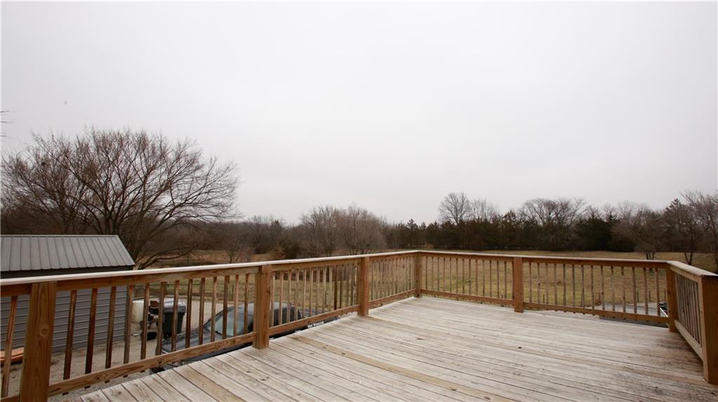 14298 Leavenworth Road Basehor, KS 66007 - Photo 8 of 50