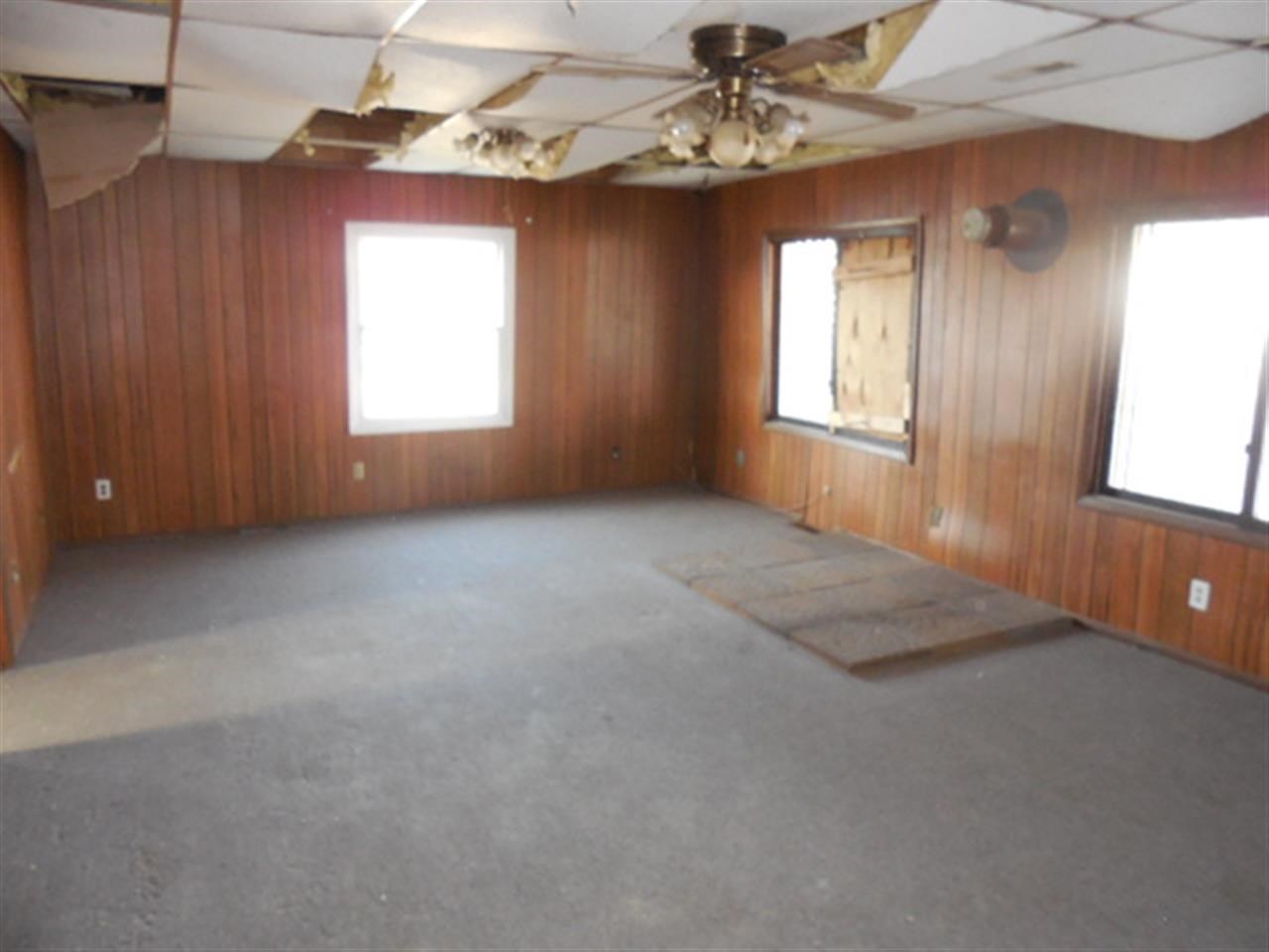 6017 New Liberty Road Walcott, IA 52773 - Photo 4 of 16 Gallery Image 4