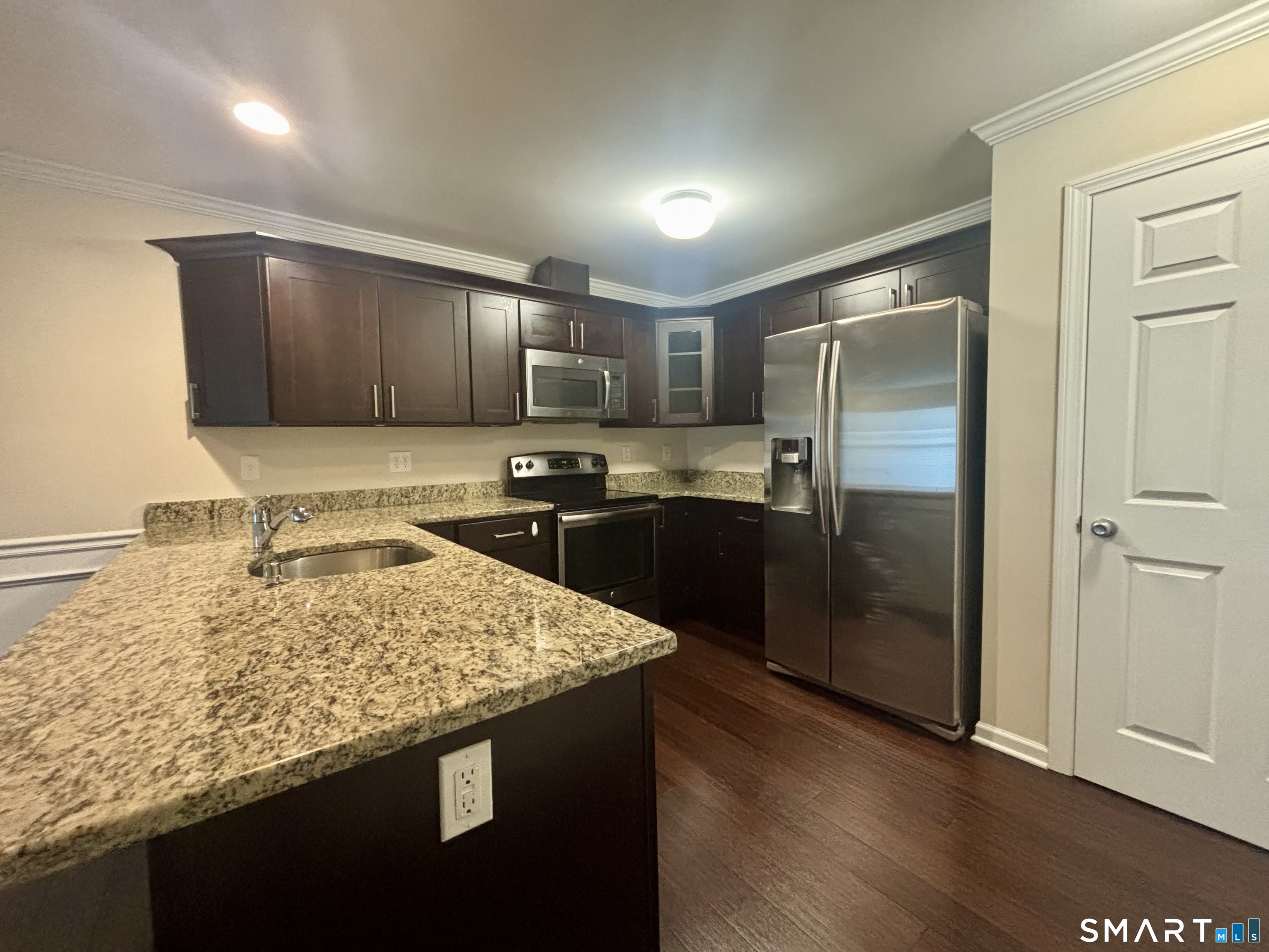 130 Meridian Street, Unit 309 Groton, CT 06340 - Photo 5 of 32