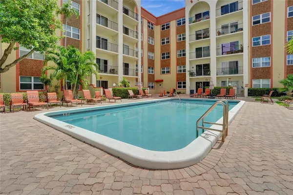 $2,400 | 400 North Riverside Drive, Unit 214, Pompano Beach, FL 33062