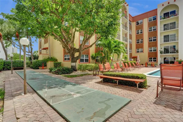$2,400 | 400 North Riverside Drive, Unit 214, Pompano Beach, FL 33062
