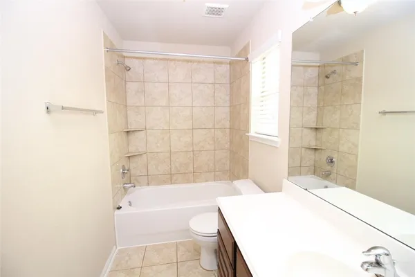 $2,300 | 2309 Shadow Canyon Court, Pearland, TX 77584