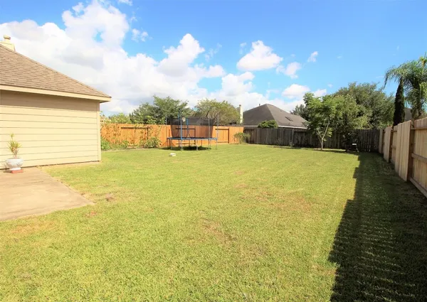 $2,300 | 2309 Shadow Canyon Court, Pearland, TX 77584