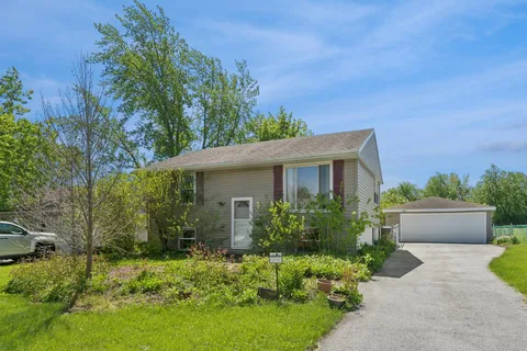 $209,000 | 216 East Rose Street, Glenwood, IL 60425