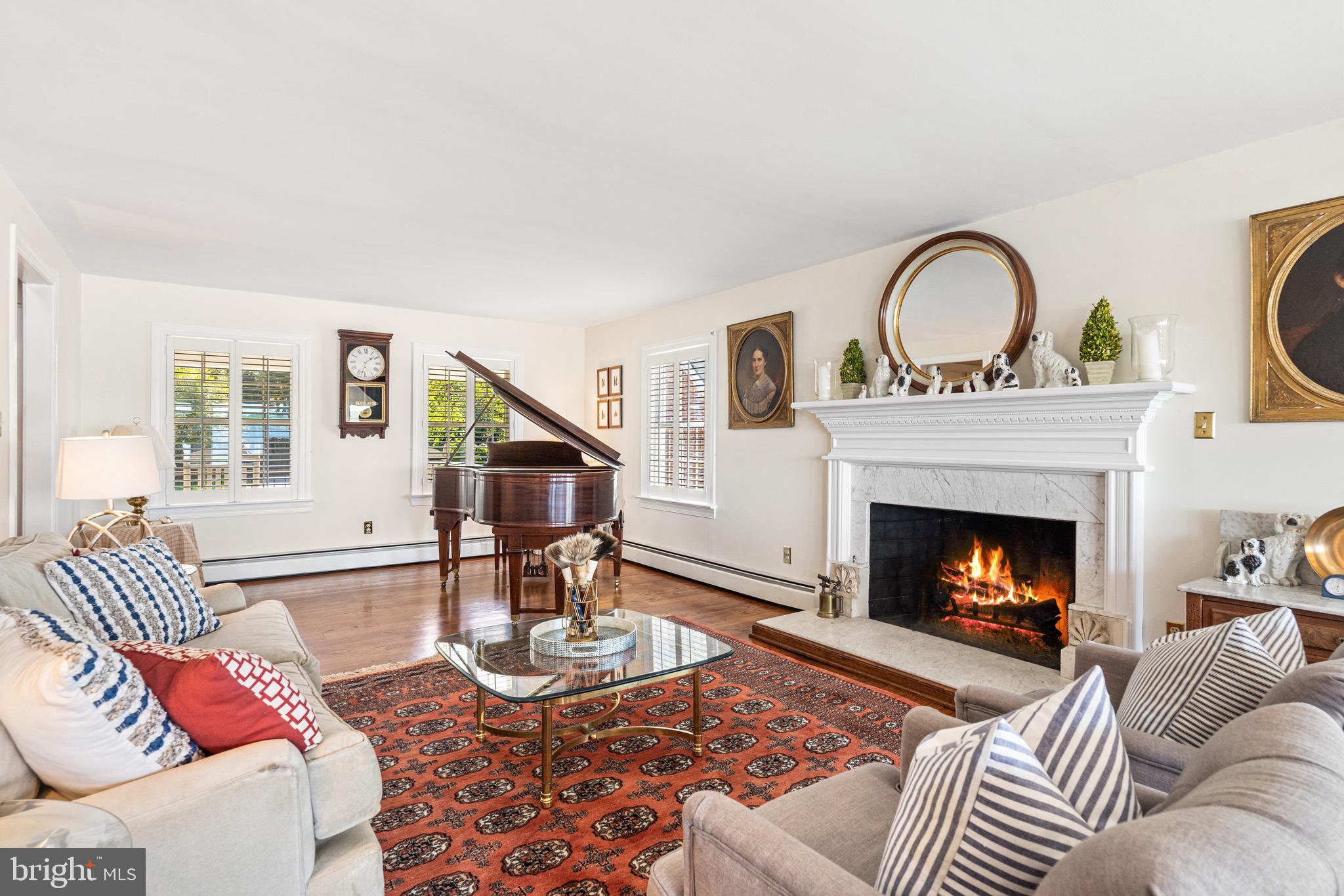 7831 Southdown Road Alexandria, VA 22308 - Photo 15 of 49 Formal living room