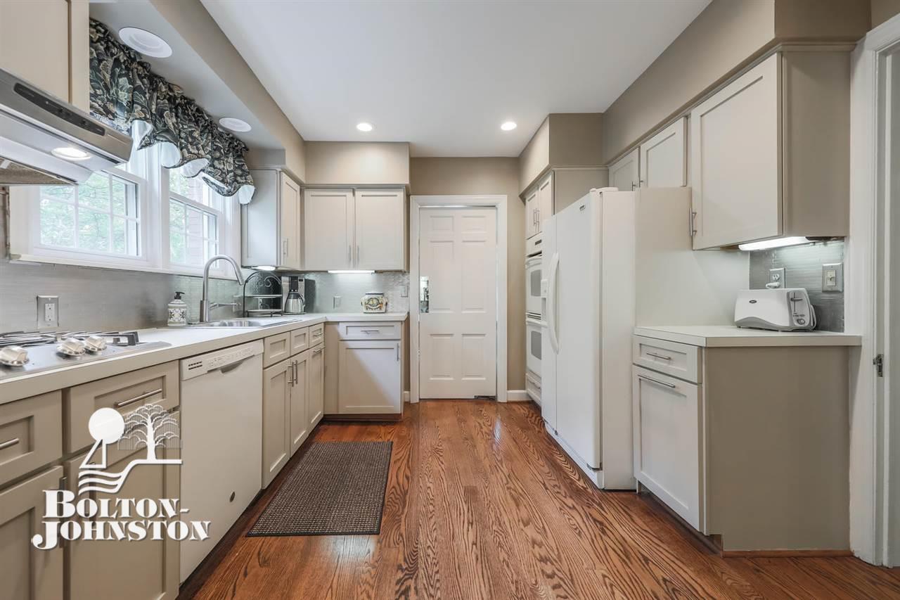 711 Barrington Road Grosse Pointe Park, MI 48215 - Photo 17 of 43