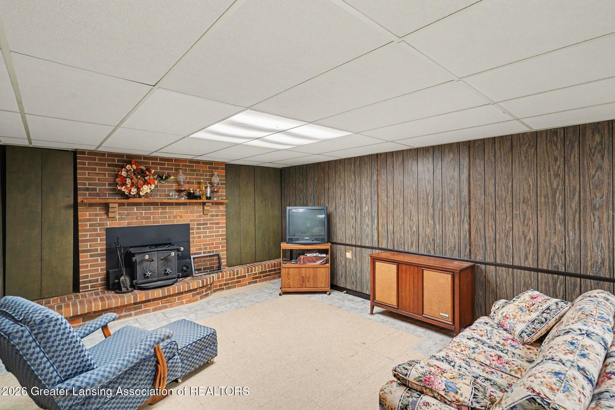 855 North Onondaga Road Holt, MI 48842 - Photo 16 of 30 016_file_8117