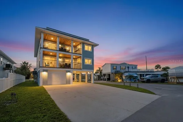 $1,995,000 | 2518 Avenue B, Bradenton Beach, FL 34217