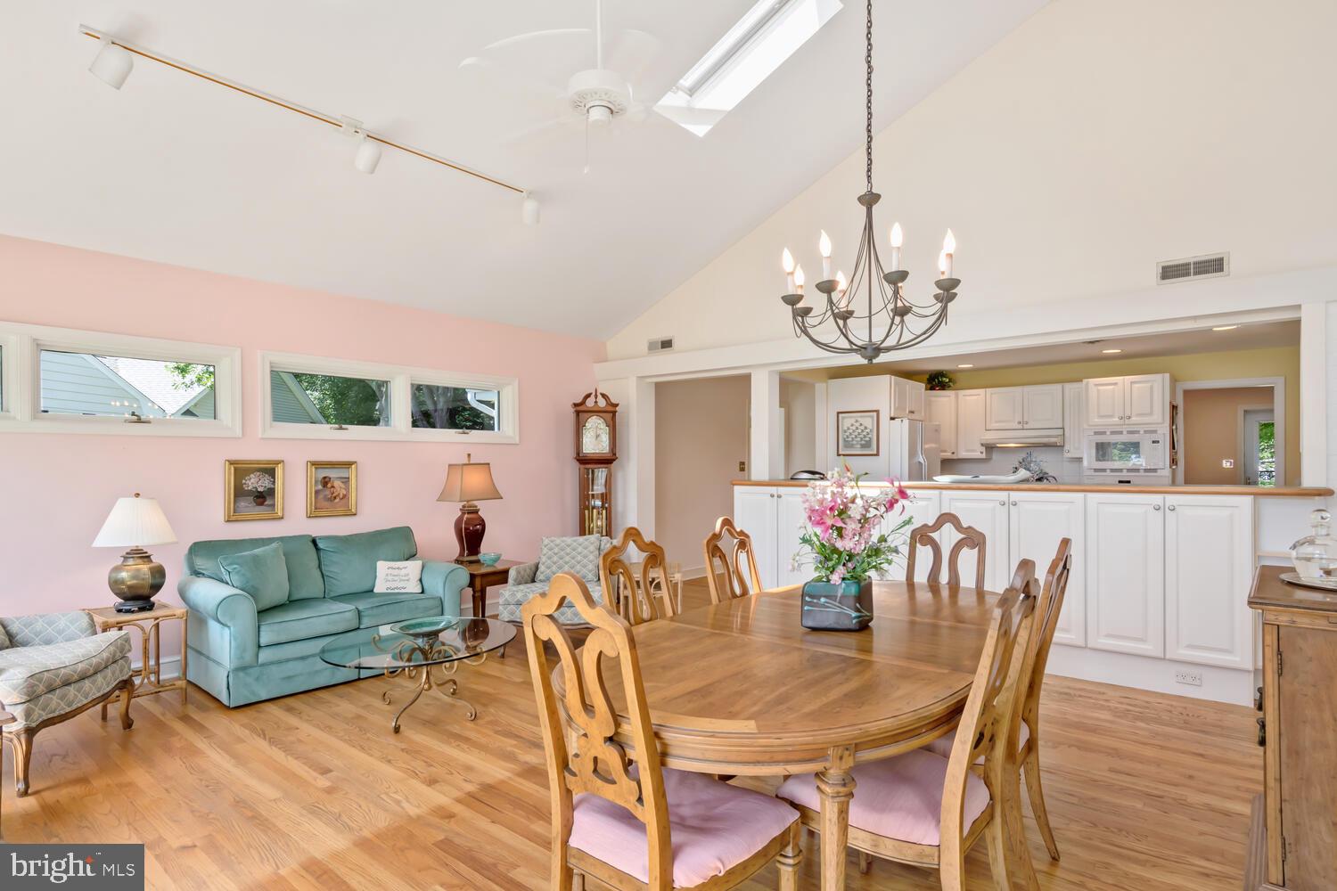 602 Cove Road St. Michaels, MD 21663 - Photo 14 of 79 Spacious great room.