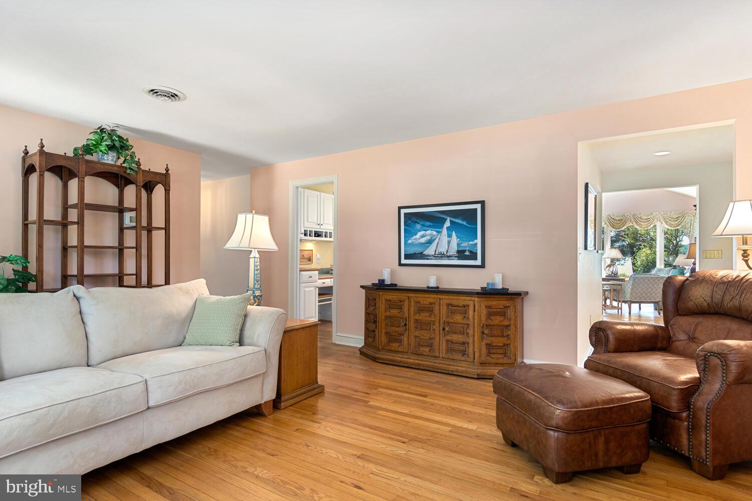 602 Cove Road St. Michaels, MD 21663 - Photo 7 of 79 Bright open living room