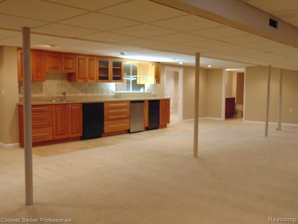21237 Parklane Road Farmington Hills, MI 48335 - Photo 28 of 56