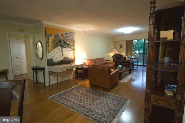 $3,300 | 1800 Old Meadow Road, Unit 818, McLean, VA 22102